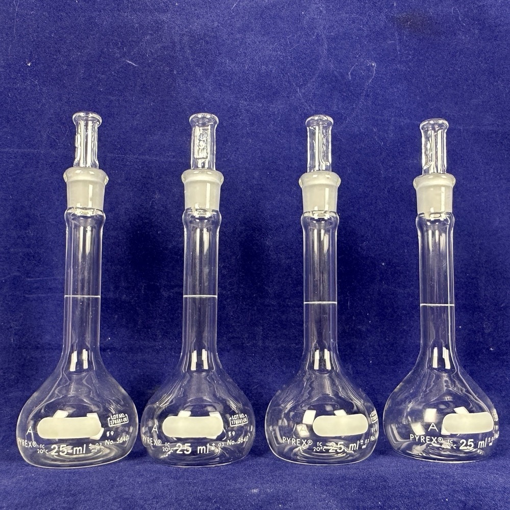 Set Of 4  PYREX  5640 25 mL Class a Volumetric Flasks Frosted Glass Stoppers
